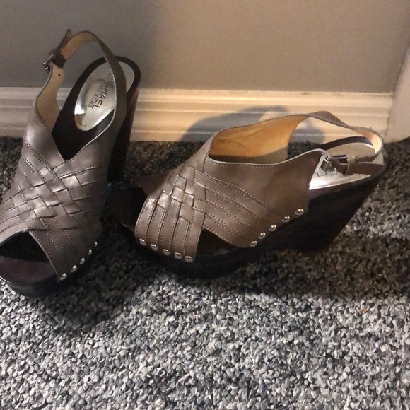 Michael Kors Gray wedges - Picture 2 of 5